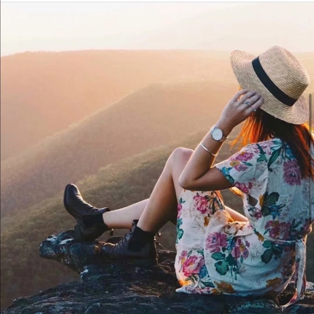 5 ⭐️ Marisol Floral Wrap Dress - Picture 3 of 5